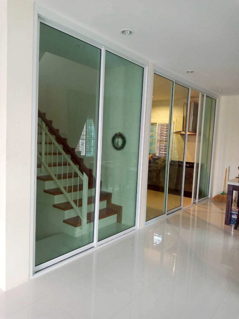 บานเลื่อน 15
